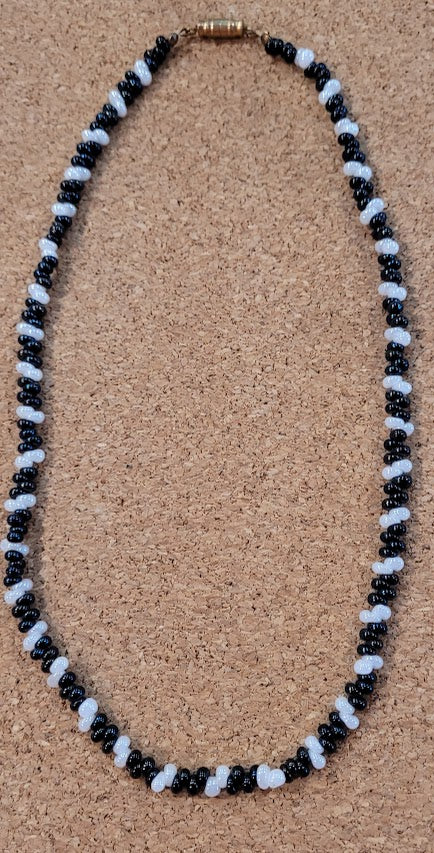 N36 - Black & White Offset Beads