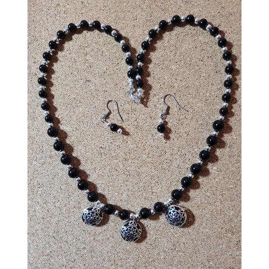 Black Onyx w/Round Silver Beads w/ Earrings