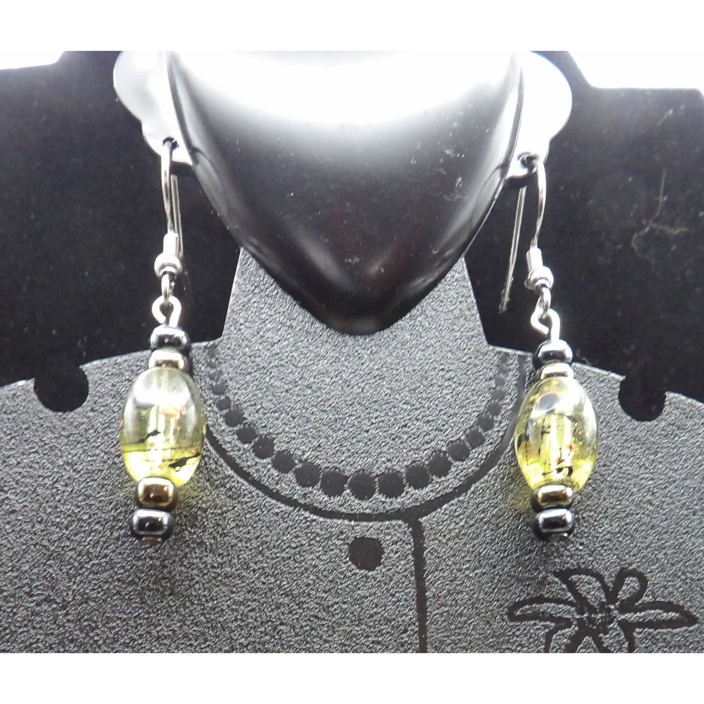 E33 - Yellow "resin" Stones with seed beads