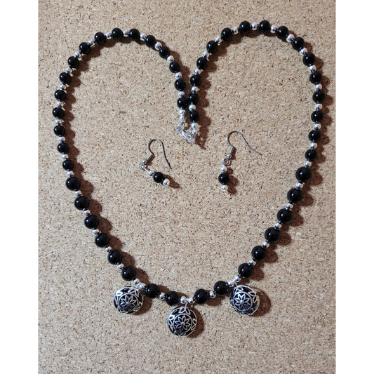 JS5 Black Onyx w/Round Silver Beads w/ Earrings