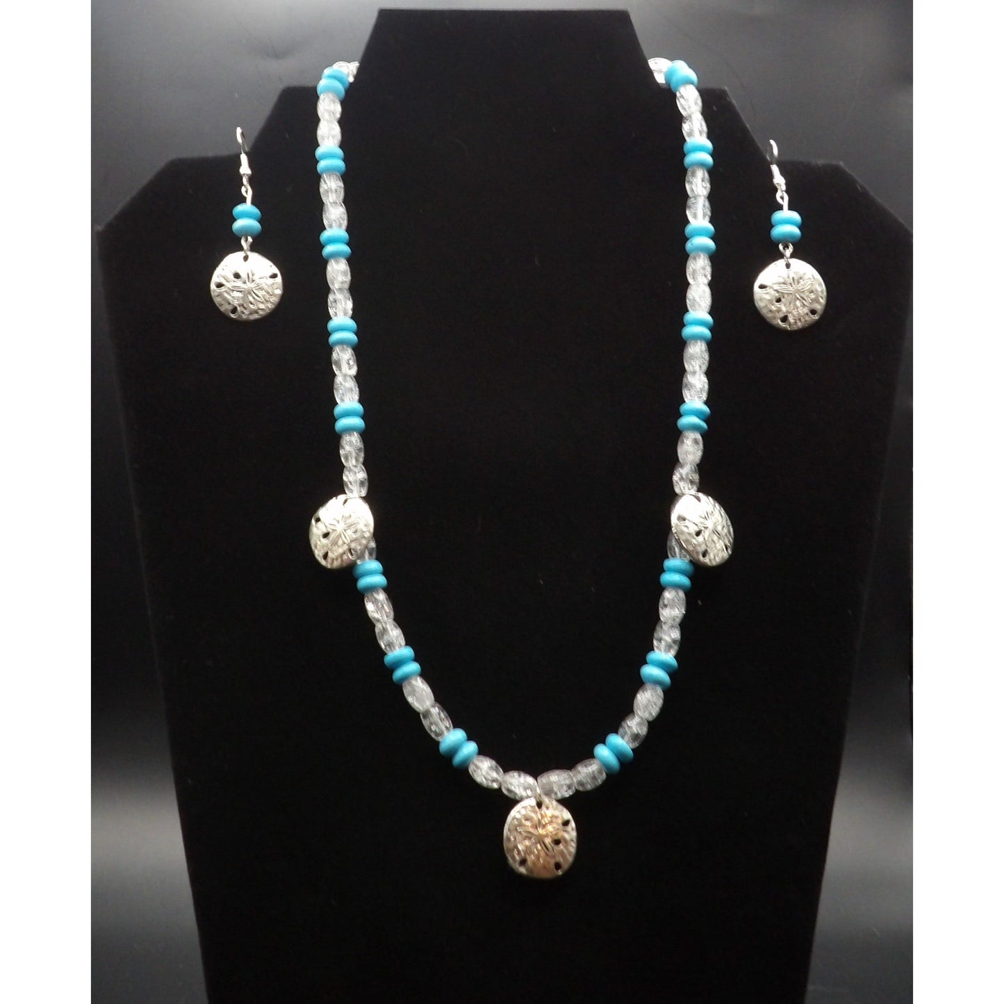 JS8 Blue Turquoise Glass Beads with Crackled beads and Sand Dollars