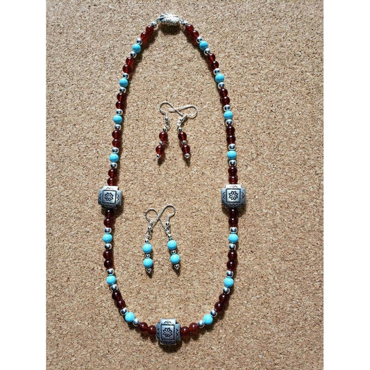 SW Concho w/ Bl Glass Beads & Carnelian
